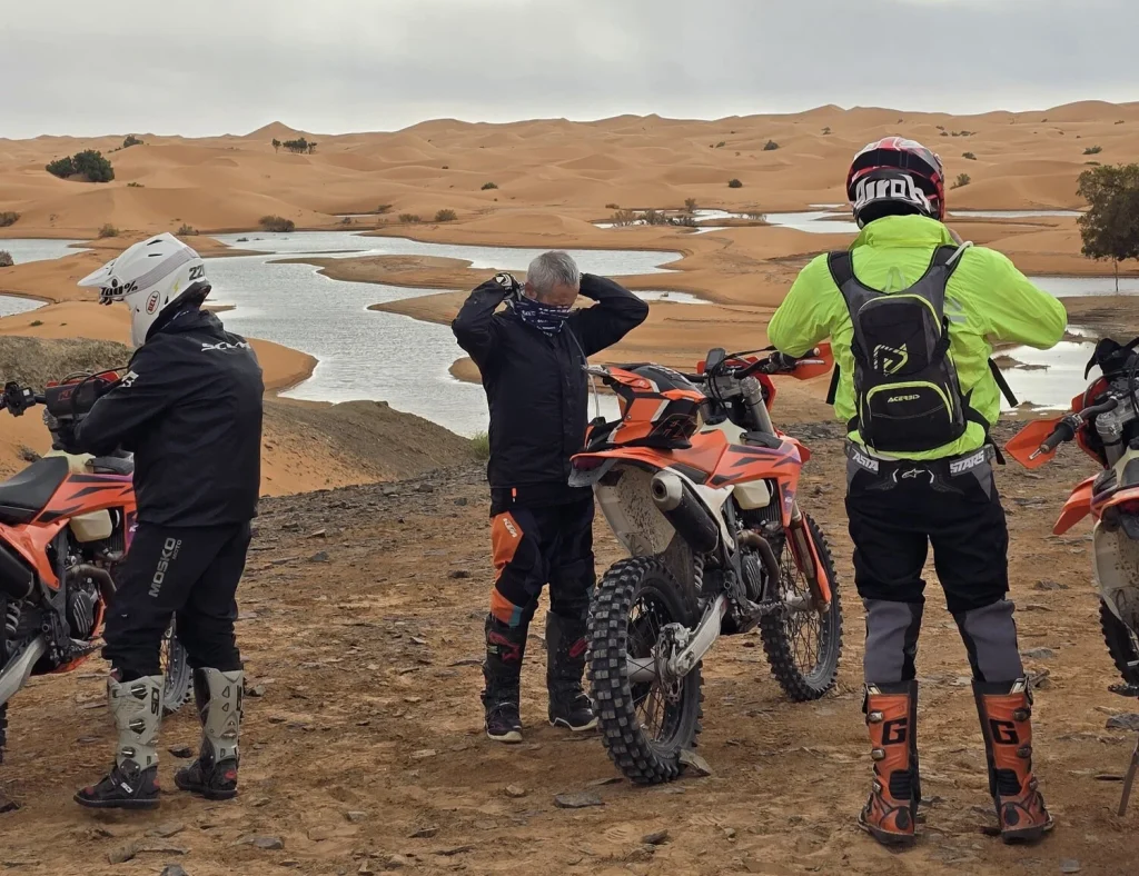 Morocco Motorcycle Tours – Unforgettable Desert Adventures on 2 Wheels 1 4 days off-road motorcycle Morocco, Morocco off-road motorbike trip, Erg Chebbi motorcycle tour, Sahara dunes motorbike ride, Atlas to desert motorcycle route