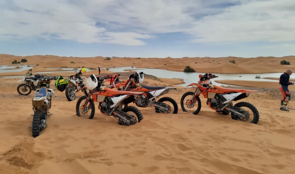 Morocco Motorcycle Tours – Unforgettable Desert Adventures on 2 Wheels 2 3 Days Desert Motorcycle Adventure, Morocco off-road motorbike trip, Erg Chebbi motorcycle tour, Sahara dunes motorbike ride, Atlas to desert motorcycle route